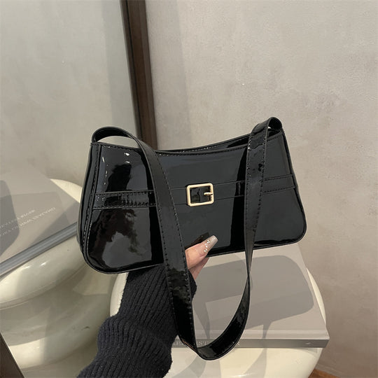 Damen Schultertasche mit elegantem Klappverschluss und mattem Kunstleder Nord Taschen