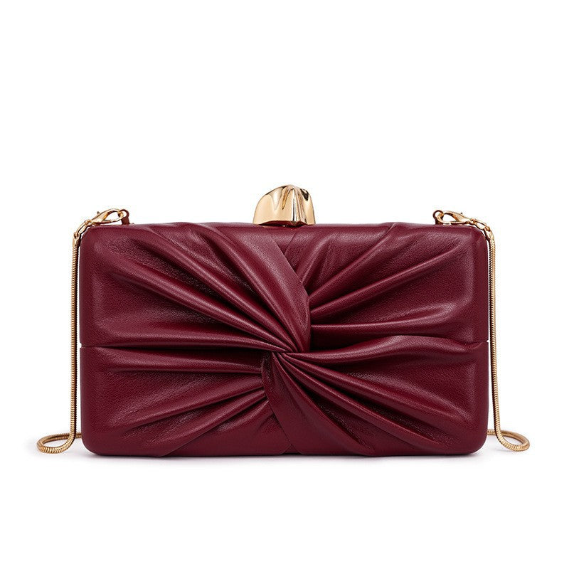 Damen Designer Clutch mit auffälligem Drapé von Nord Taschen