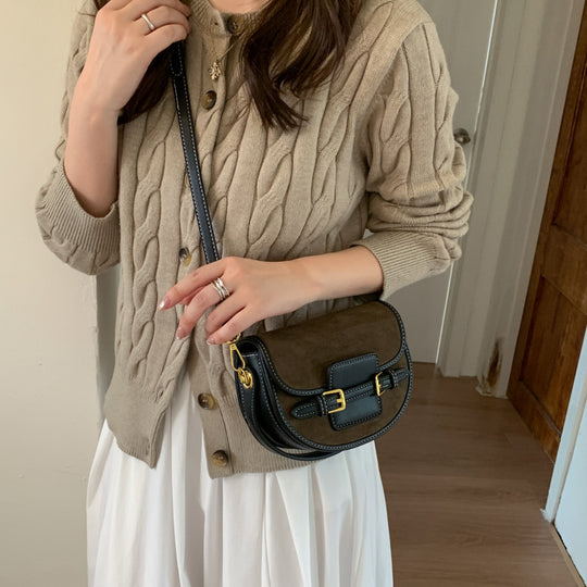 Damen Umhängetasche aus hochwertigem Wildleder mit elegantem Kettenverschluss Nord Taschen