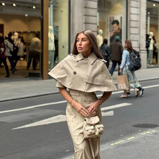Damen Cropped Cape-Trench mit doppelreihiger Knopfleiste und Schulterklappen Nord Taschen