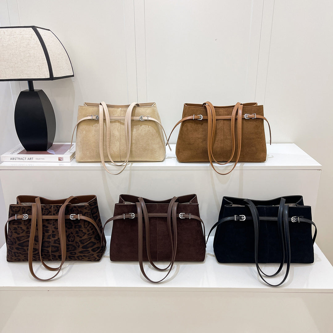 Damen elegante Handtasche mit luxuriösem Wildleder-Look Nord Taschen
