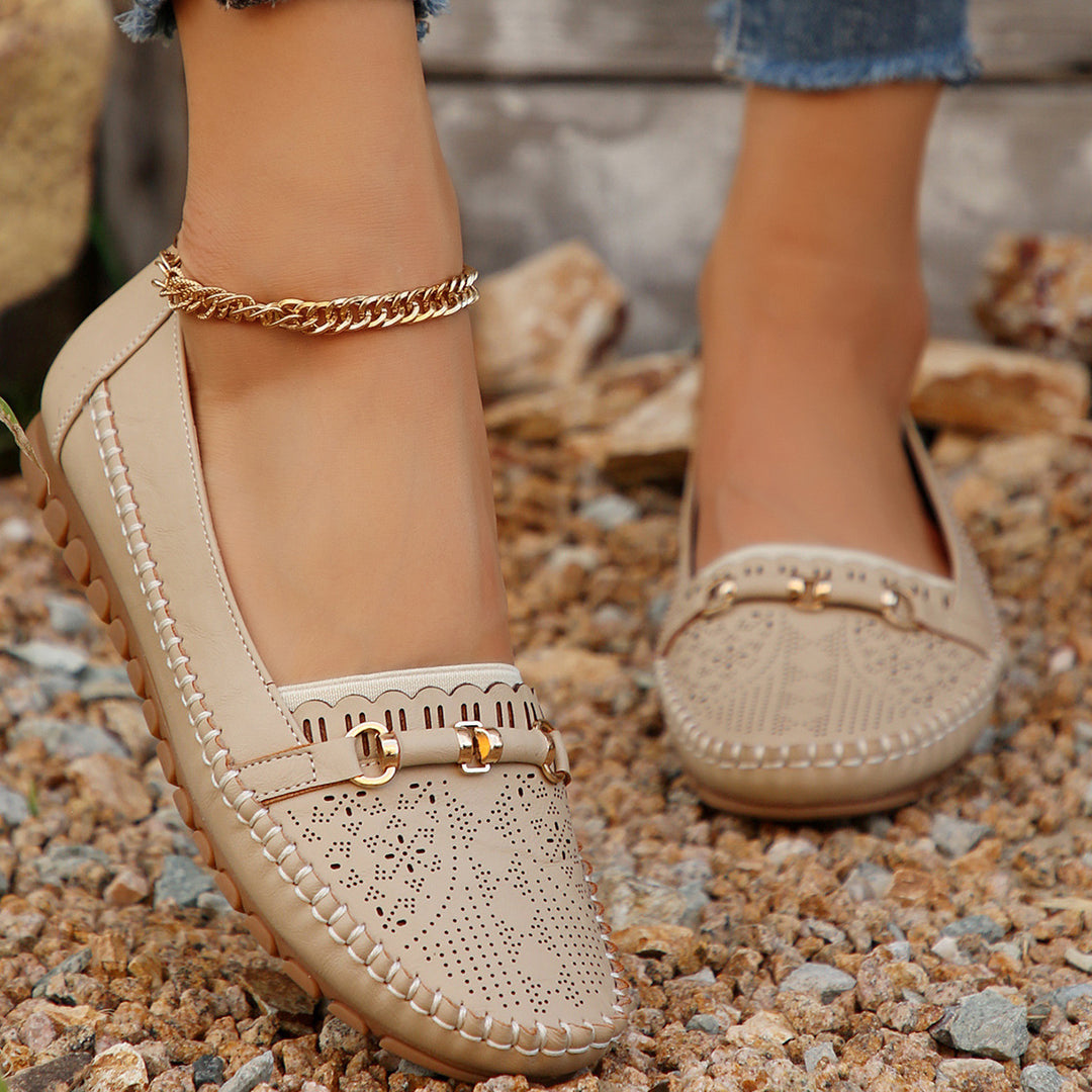 Damen  perforierte Mokassin-Loafer mit gepolstertem Komfortfußbett und dekorativem Metalldetail Nord Taschen