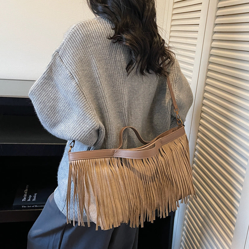 Damen Hobo-Tasche mit fransigem Design und komfortablem Schulterriemen Nord Taschen