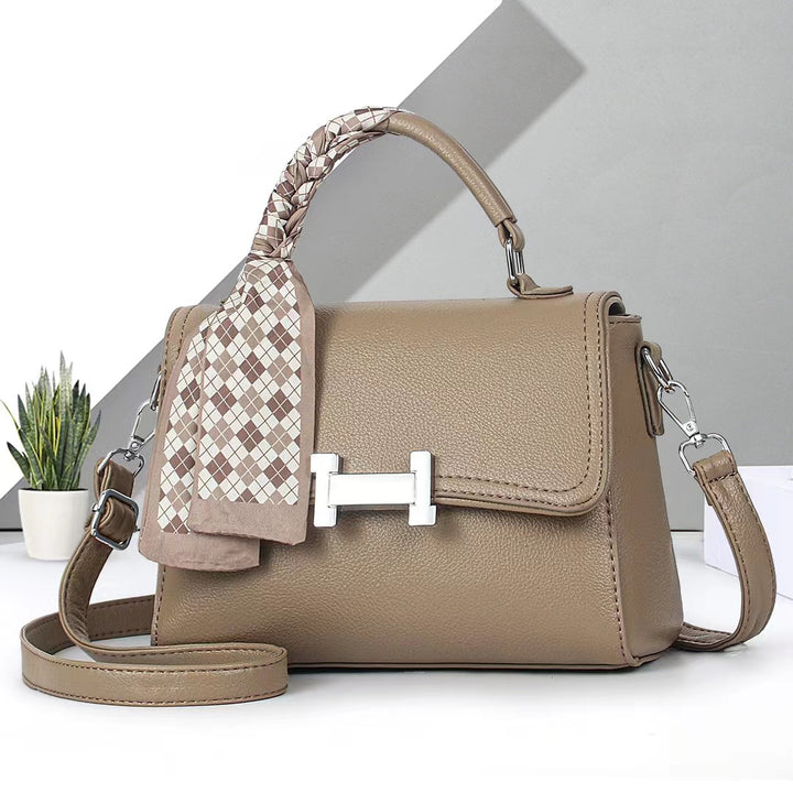 Damen elegante Schultertasche mit modischer Schleifenapplikation Nord Taschen