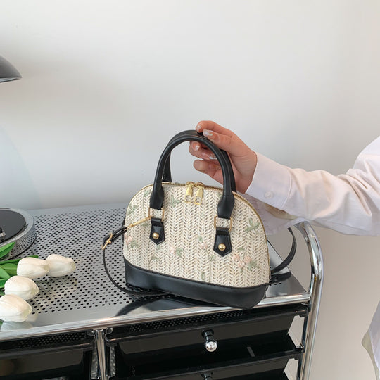 Damen Handtasche mit floralen Stickereien und praktischem Tragegriff Nord Taschen