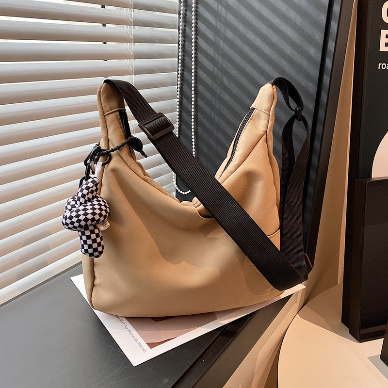 Damen praktische Umhängetasche im minimalistischen Design Nord Taschen