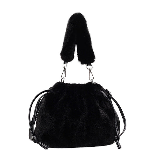 Damen Plüschhängetasche mit elegantem Design Nord Taschen