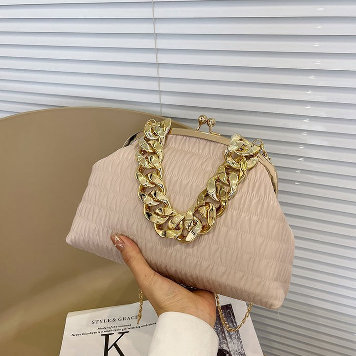 Damen modische Clutch mit kreativem Kettenakzent Nord Taschen
