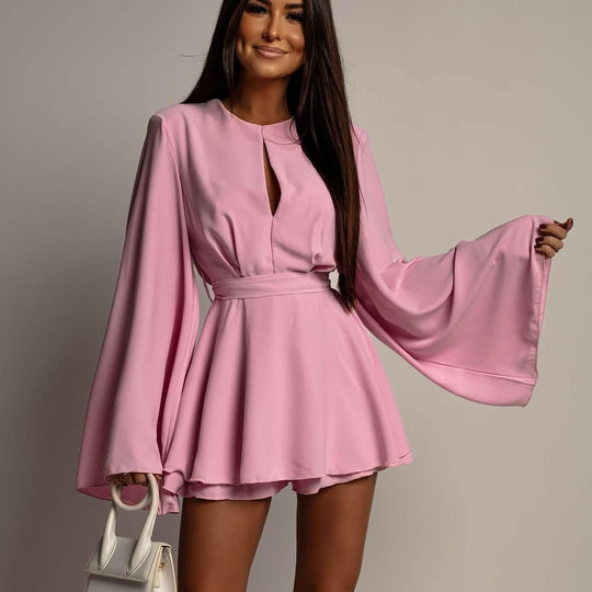 Damen Kurzer Playsuit mit weiten Kimonoärmeln und Taillengürtel Nord Taschen