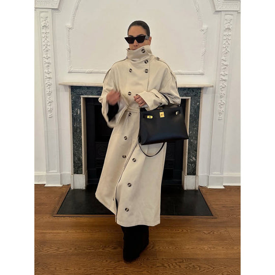 Damen Langer Oversized Trenchcoat mit hohem Stehkragen, Glockenärmeln und Bindegürtel Nord Taschen