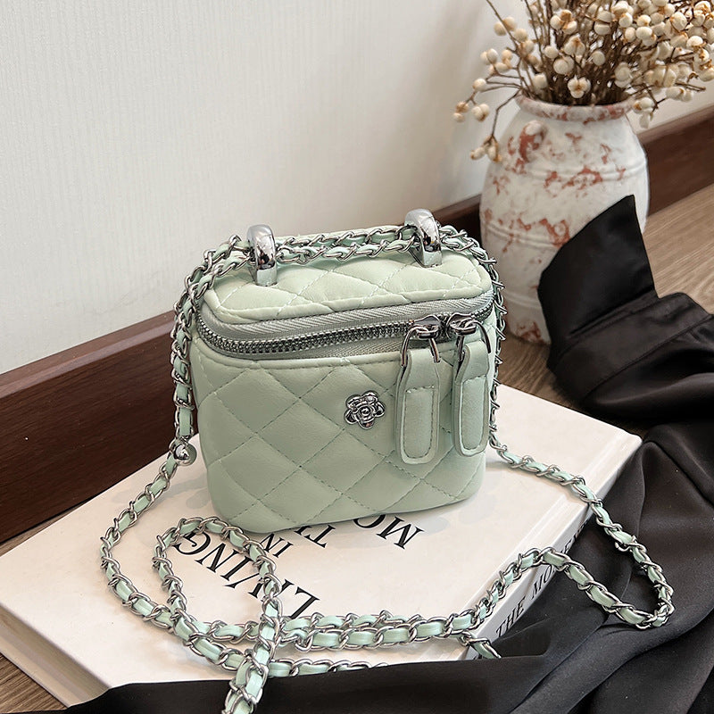 Damen Umhängetasche mit zeitgemäßer Steppung und elegantem Reißverschluss Nord Taschen