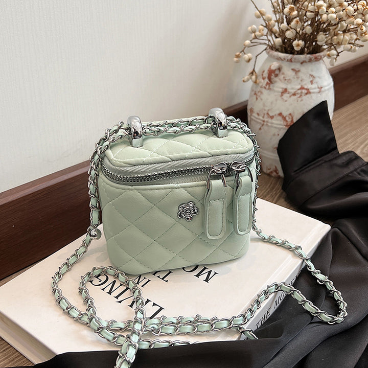 Damen Umhängetasche mit zeitgemäßer Steppung und elegantem Reißverschluss Nord Taschen