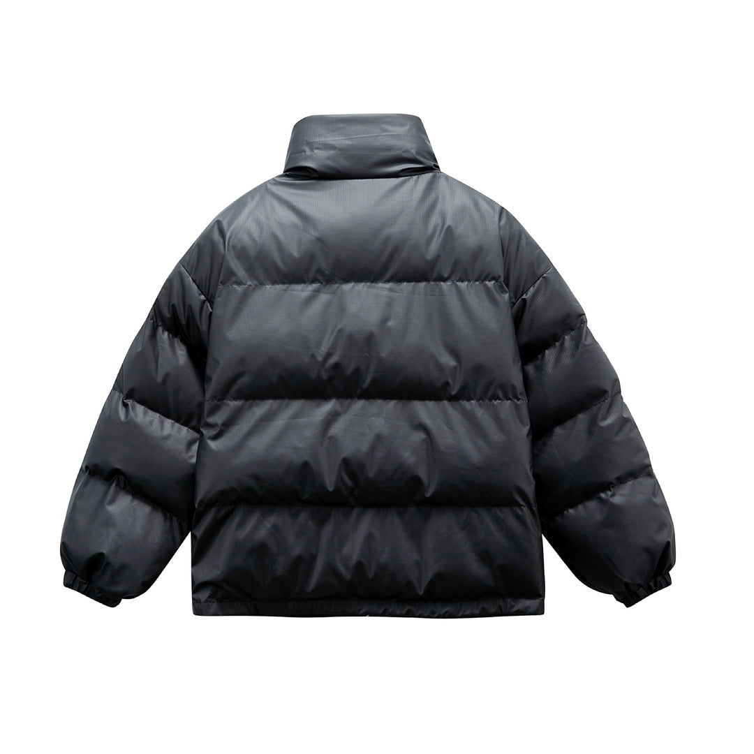 Unisex Boxy wattierte Oversize-Pufferjacke mit Stehkragen und Statement-Patchdetails Nord Taschen