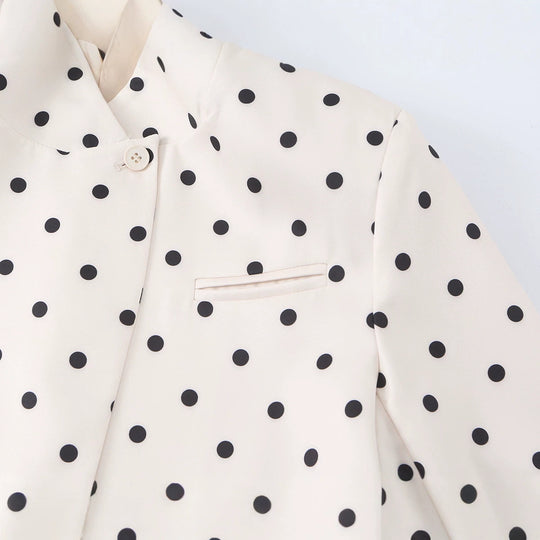 Damen Gepunkteter Boxy‑Blazer mit Stehkragen und Pattentaschen Nord Taschen