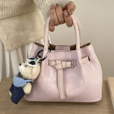 Damen modische Handtasche mit verspieltem Bärenanhänger Nord Taschen