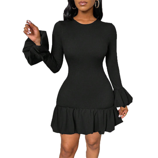 Damen figurbetontes Rippstrick-Minikleid mit Trompetenärmeln und Volant-Saum Nord Taschen