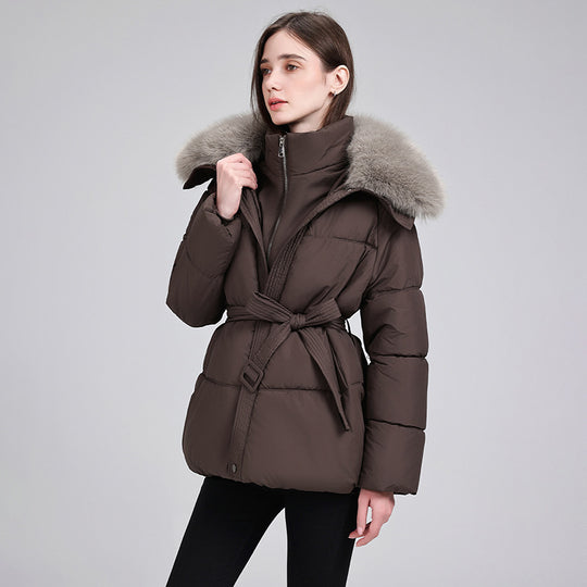 Damen nan luxuriöse kurze Pufferjacke mit integriertem Windschutzkragen und Taillengürtel Nord Taschen
