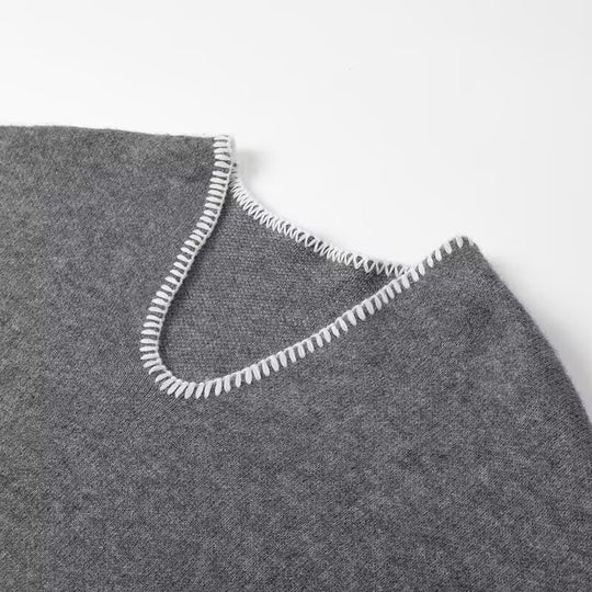 Damen Kurzer V-Ausschnitt Pullover mit Ziernähten und aufgesetzten Taschen Nord Taschen