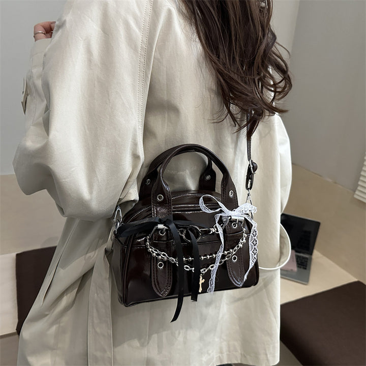 Damen modische Handtasche mit verspielten Details Nord Taschen