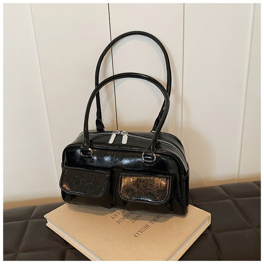 Damenhandtasche mit praktischen aufgesetzten Taschen Nord Taschen