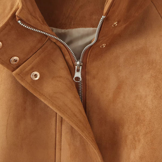 Damen Kurzjacke aus Wildleder mit Stehkragen, verdecktem Reißverschluss und Tunnelzug Nord Taschen