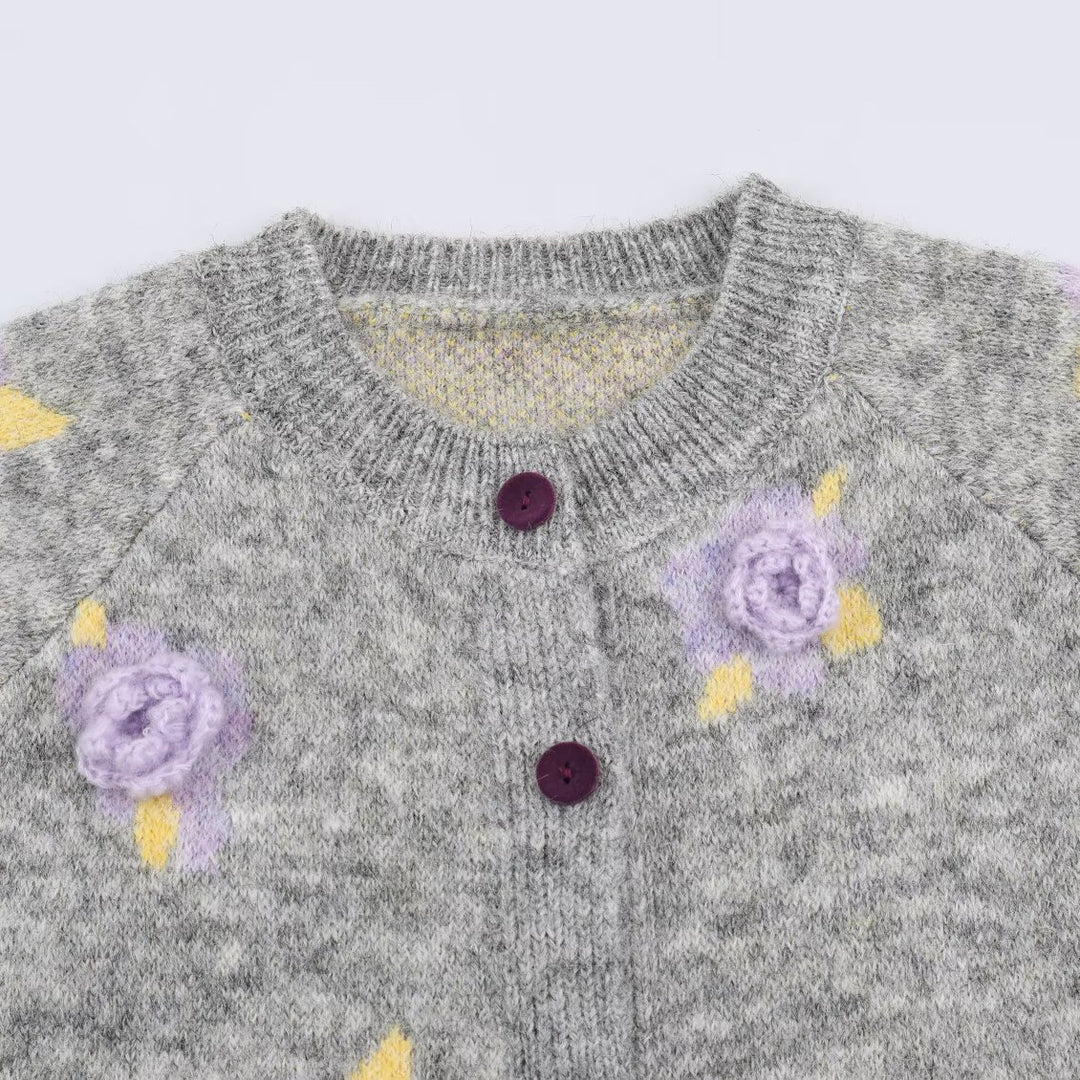 Damen Feinstrick-Zweiteiler Cardigan mit Blumen-Jacquard und tailliertem A-Linien Strickrock Nord Taschen
