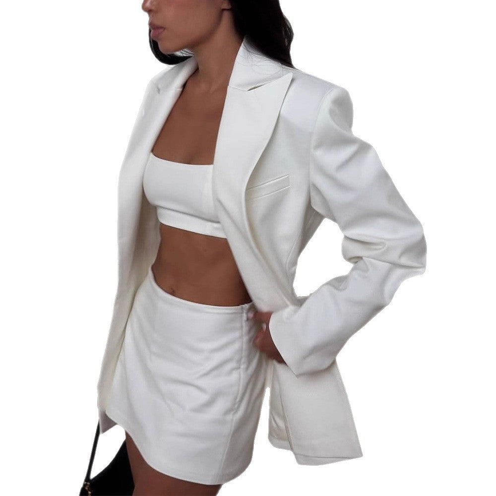 Damen Taillierter Blazermantel mit skulpturaler Schulterpartie und verlängerter Cropped‑Silhouette Nord Taschen