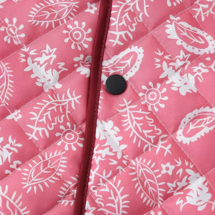 Damen Gesteppte kurz geschnittene Steppjacke mit V‑Ausschnitt und floraler Paisley‑Optik Nord Taschen
