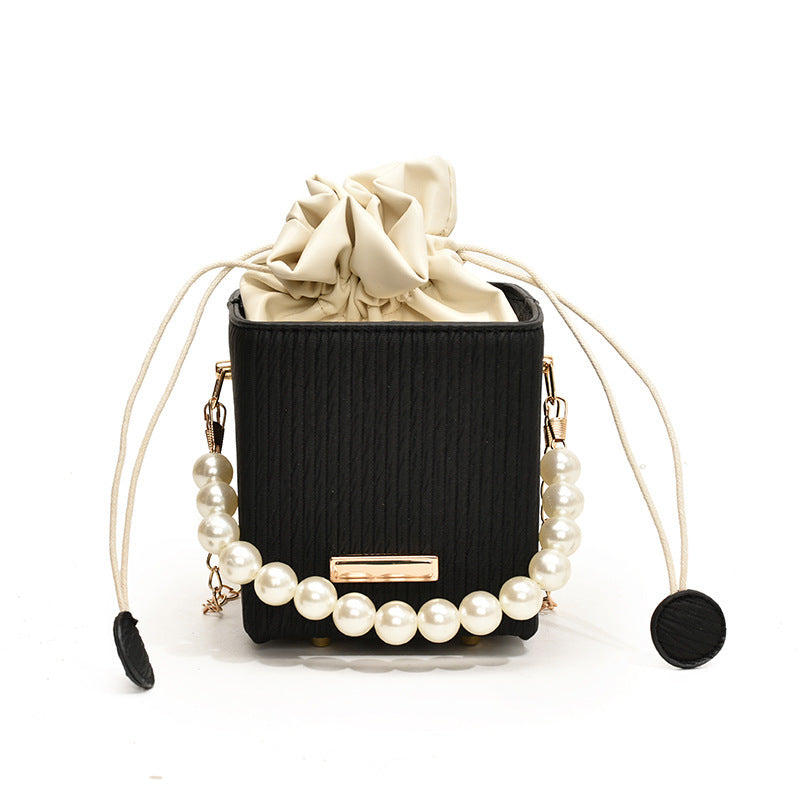 Damen Mini-Handtasche mit abnehmbarer Perlenkette Nord Taschen