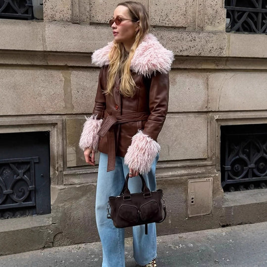 Damen Taillierte Lederimitatjacke mit Bindegürtel, opulentem abnehmbarem Faux-Fur-Schalkragen und Fellmanschetten Nord Taschen