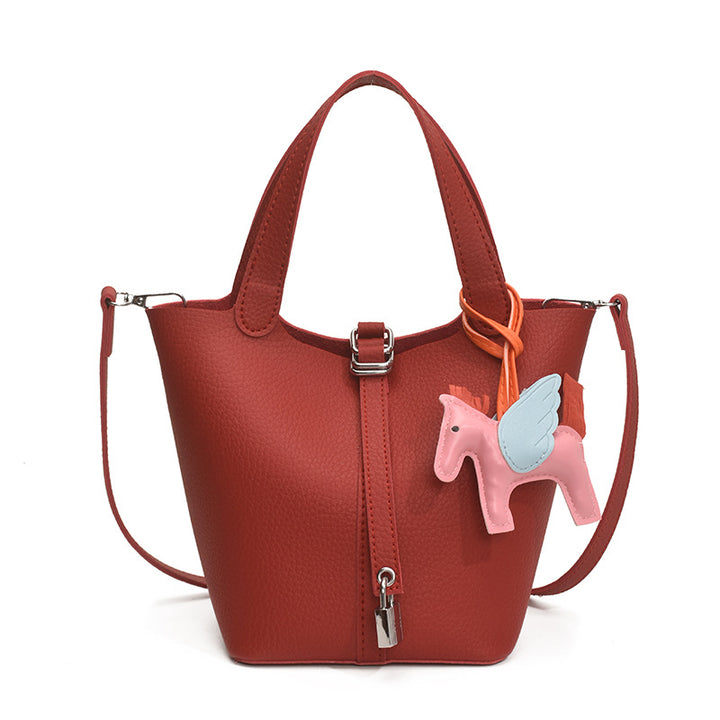 Damen praktische Handtasche mit niedlichem Anhänger Nord Taschen