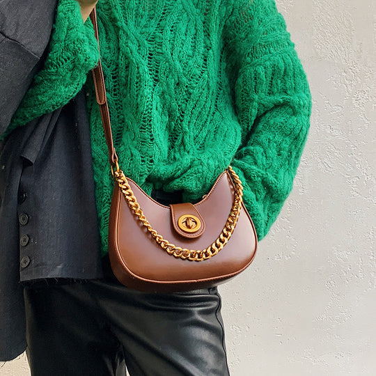 Damen Hobo-Tasche mit eleganter Kettenverzierung und hochwertigem Leder Nord Taschen