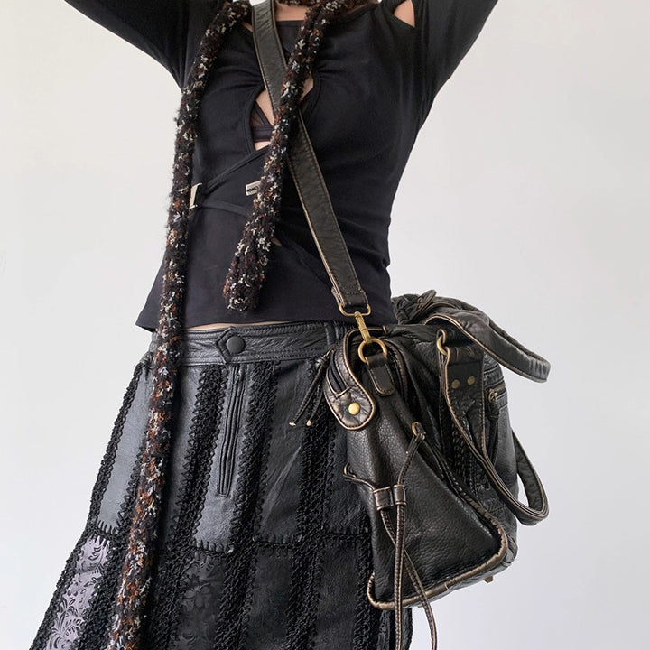 Damen Hobo-Tasche mit praktischen Reißverschlussfächern und eleganter Struktur Nord Taschen