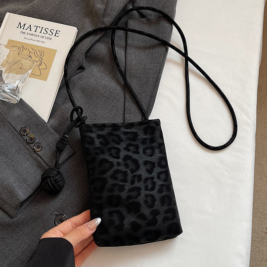 Damen Umhängetasche mit modernem Tiermotiv und verstellbarem Tragegurt Nord Taschen