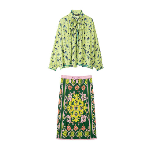 Damen Geblümte Chiffonbluse mit Schleifenkragen und Ballonärmeln Nord Taschen