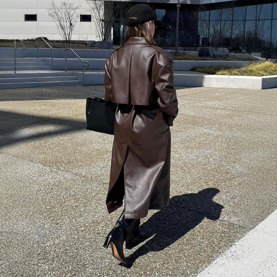 Damen Maxilanger Oversize Kunstleder-Trenchcoat mit weitem Revers und Taillengürtel Nord Taschen