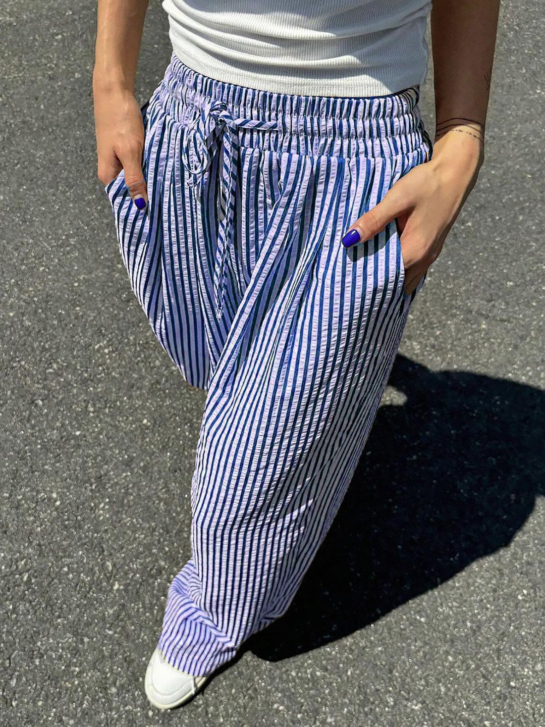 Damen Marlene-Streifenhose aus Leinenmix mit weitem Bein, Elastikbund und Kordelzug Nord Taschen