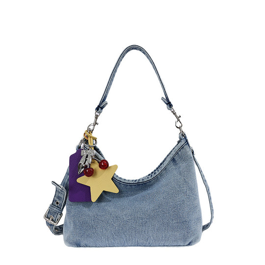 Damen lässige Hobo-Tasche aus veganem Denim mit charmanten Anhängern Nord Taschen
