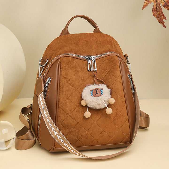Damen Rucksacktasche mit elegantem Steppdesign und verspieltem Anhänger Nord Taschen