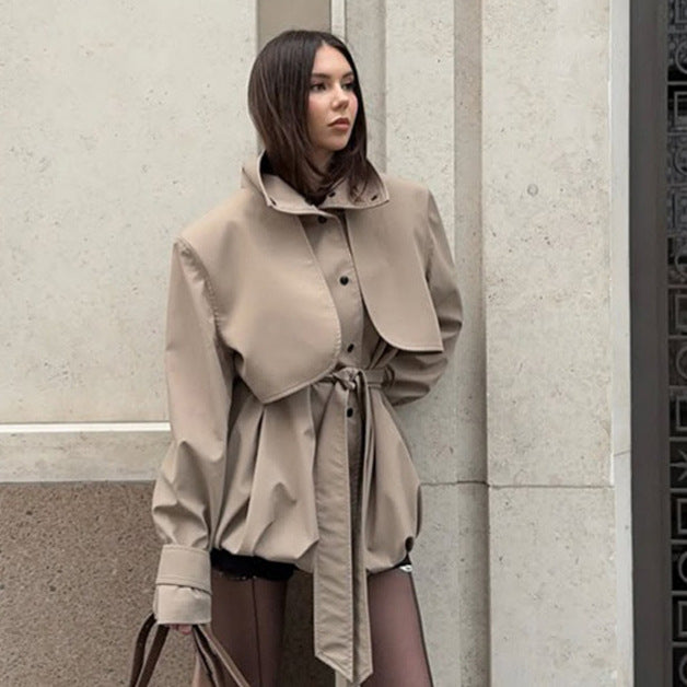 Damen Sculpturaler Boxy-Blouson mit hohem Stehkragen und gerafftem Volumenbund Nord Taschen