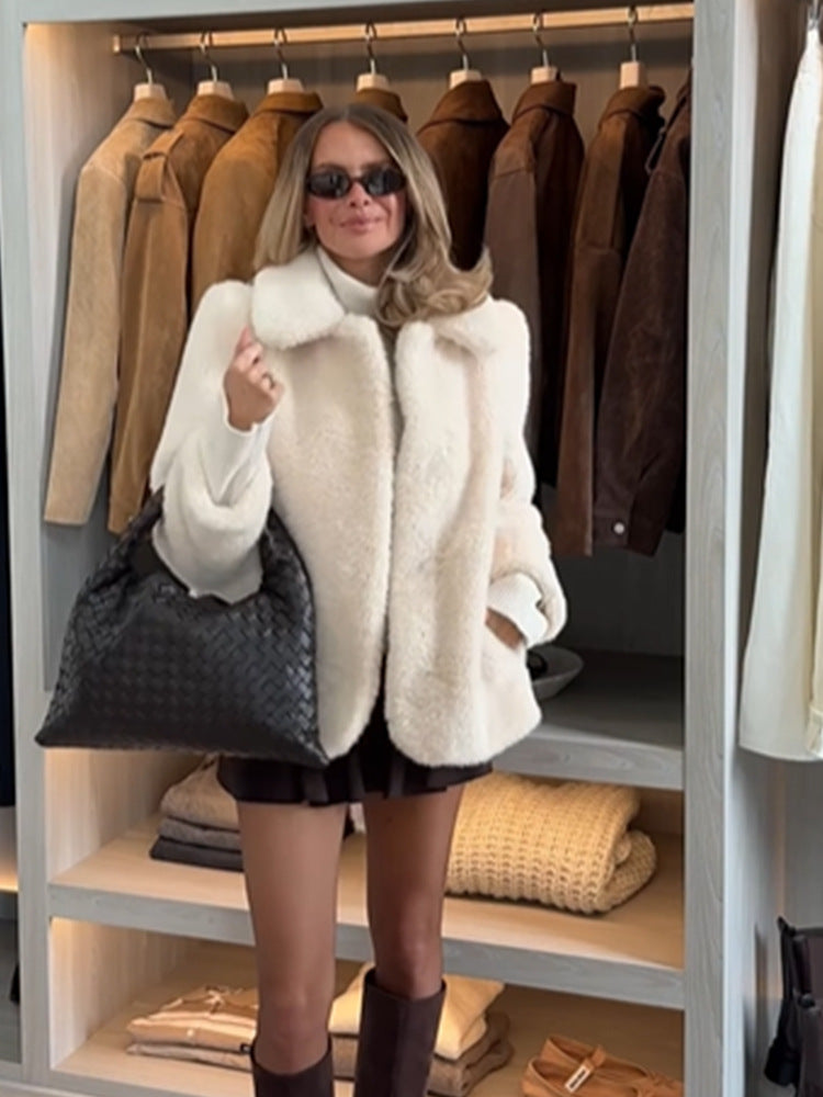 Damen Kurzjacke aus Teddy-Fauxfur mit Oversize-Kragen und Eingrifftaschen Nord Taschen