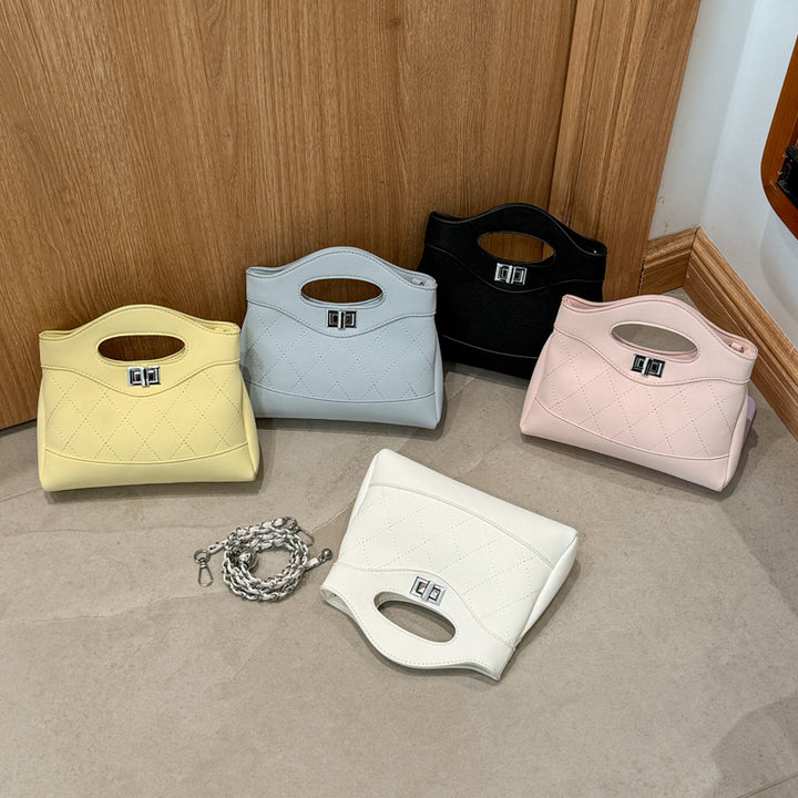 Damen modische Handtasche mit strukturiertem Design und süßem Bärchenanhänger Nord Taschen