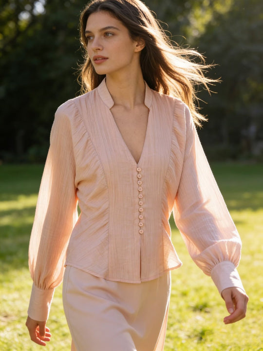 Damen Taillierte Bluse mit Stehkragen, V‑Ausschnitt und dekorativer Knopfleiste Nord Taschen