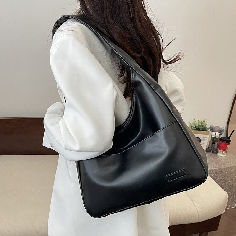 Damen Hobo-Tasche aus hochwertigem, geschmeidigem Kunstleder mit vielseitigen Trageoptionen Nord Taschen