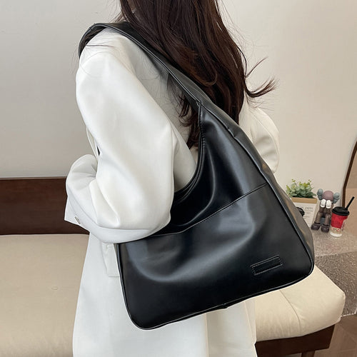 Damen Hobo-Tasche aus hochwertigem, geschmeidigem Kunstleder mit vielseitigen Trageoptionen Nord Taschen