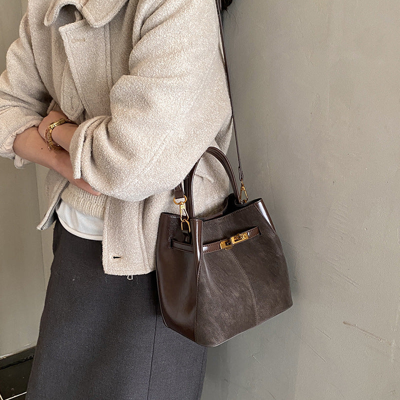 Damen stilvolle Handtasche mit luxuriösem Verschluss Nord Taschen