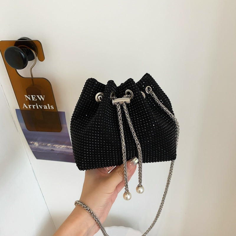 Damen Glitzernde Beuteltasche mit Kettenakzent Nord Taschen