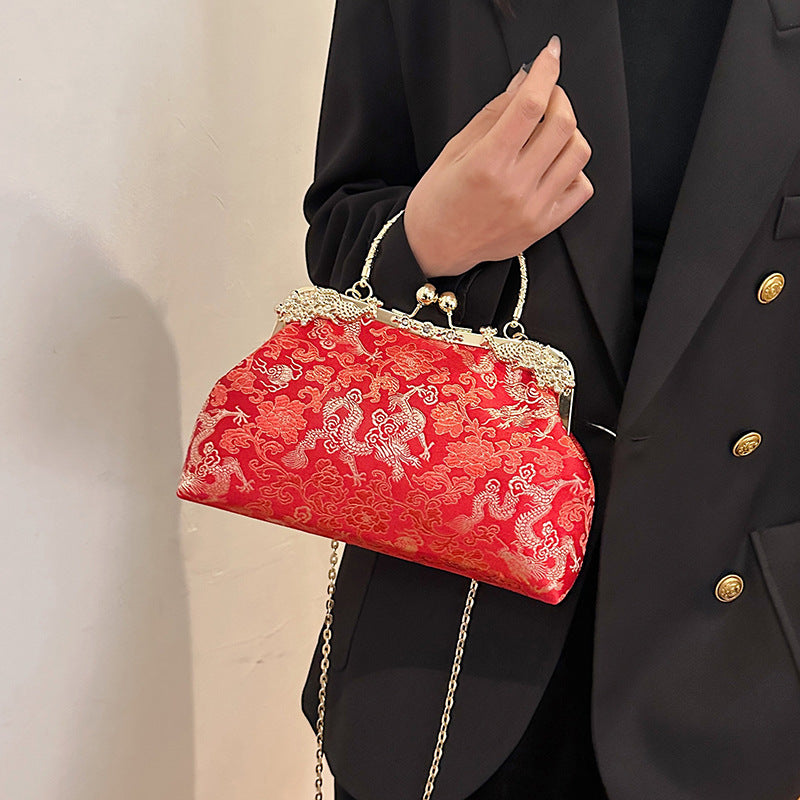 Damen Glamouröse Clutch mit hochwertiger Metallverzierung Nord Taschen