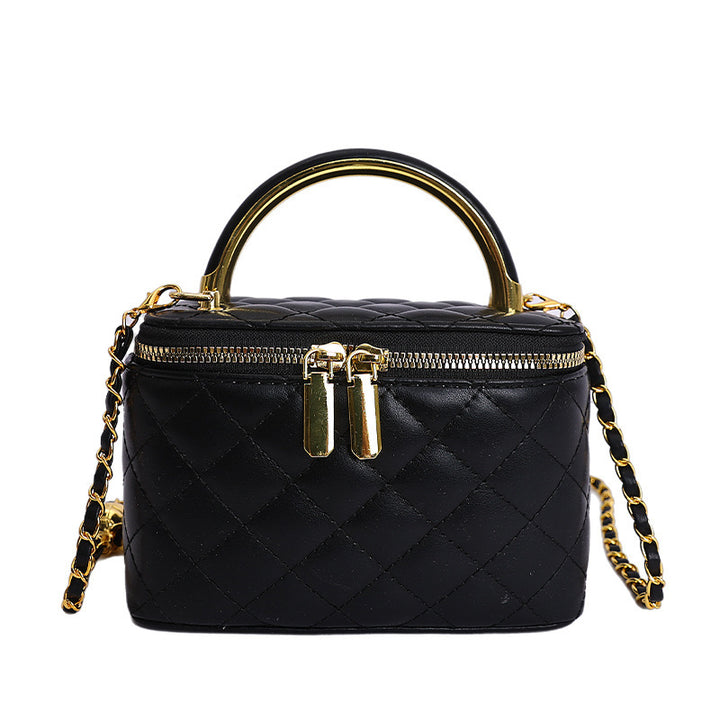 Damen Mini-Handtasche mit goldfarbenem Kettenakzent und strukturiertem Design Nord Taschen