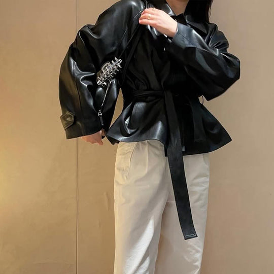 Damen Taillierbare Kunstlederjacke mit Wickelgürtel und kastiger Silhouette Nord Taschen